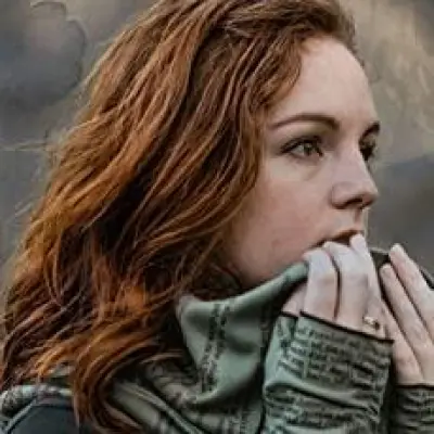 Ellie Ariny