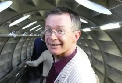 Paul Gravett