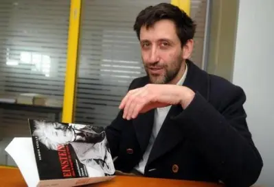 Simon Veille