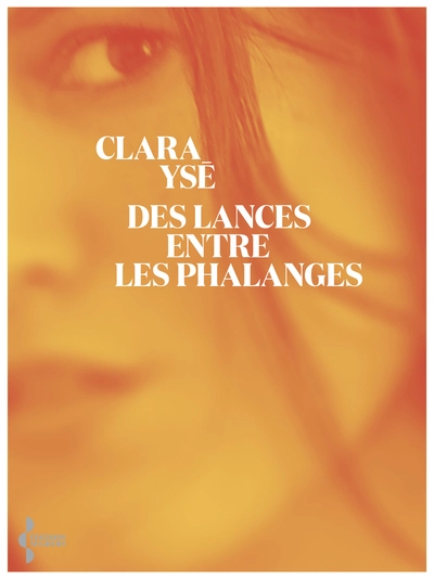 Des lances entre les phalanges