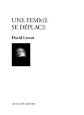 Une femme se déplace